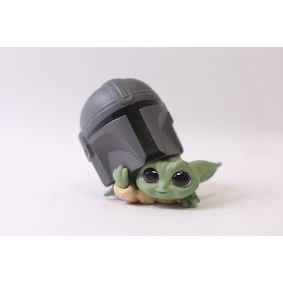 VV Star Wars, Mandalorian, The Child, PVC Figure, Baby Yoda, Helmet Peek, Disney - Picture 1 of 3